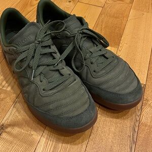 Saucony 586I Green Nubuck Shoes - Size 12 New!